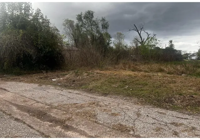 Photo 1 of Sale Pending at 1814 Chase St, Houston, TX 77026 | MLS# 62609809 | Listing updated on 2026-09-01