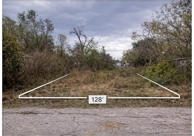 Photo 2 of Sale Pending at 1814 Chase St, Houston, TX 77026 | MLS# 62609809 | Listing updated on 2026-09-01