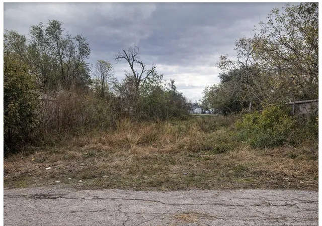 Photo 3 of Sale Pending at 1814 Chase St, Houston, TX 77026 | MLS# 62609809 | Listing updated on 2026-09-01