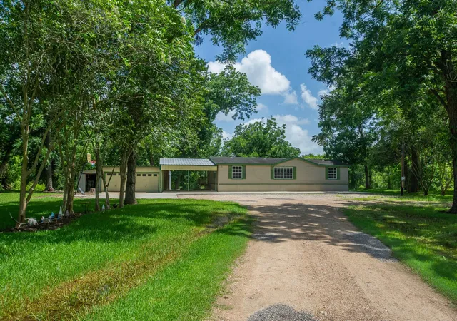 1st image of 11935 County Road 170, Boling, TX 77420 | MLS# 67047020