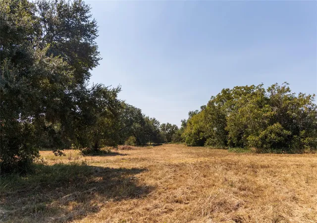 3rd image of 9487 Bauer Rd, Fayetteville, TX 78940 | MLS# 67026965