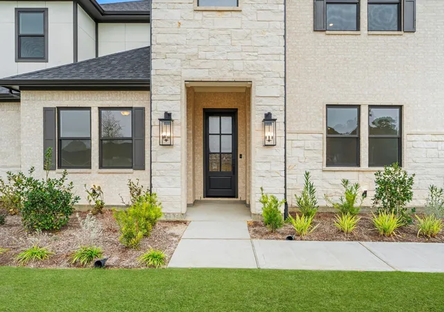 Photo 2 of Single family home for sale at 9318 Trimble Landing Dr, Tomball, TX 77375 | MLS# 42916328 | Listing updated on 2026-10-11