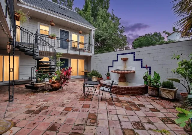 Photo 1 of Condo for sale at 1404 Welch St #2, Houston, TX 77006 | MLS# 49092051 | Listing updated on 2026-09-01