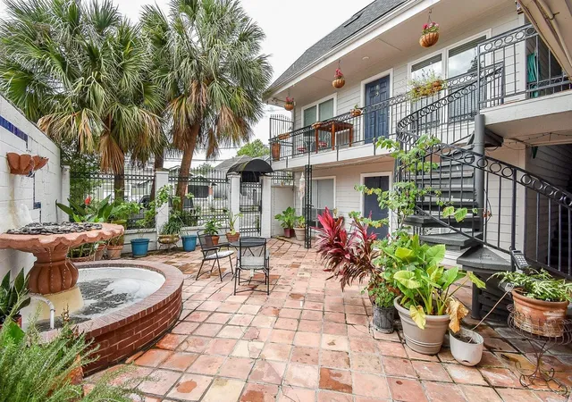Photo 3 of Condo for sale at 1404 Welch St #2, Houston, TX 77006 | MLS# 49092051 | Listing updated on 2026-09-01