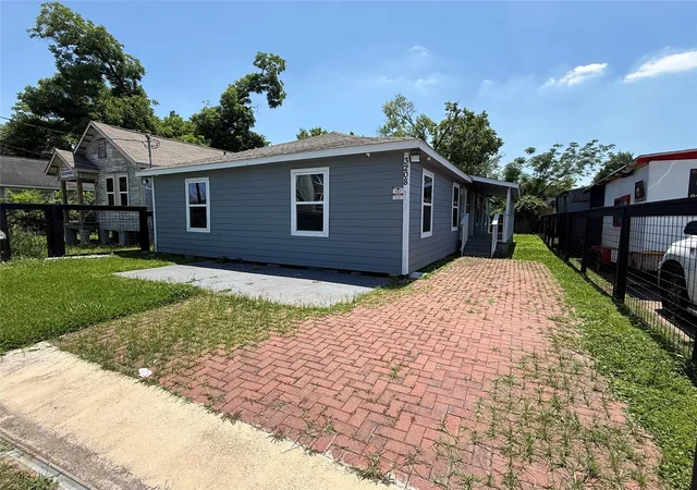 Photo 3 of Multi family home for sale at 3208 Holman St, Houston, TX 77004 | MLS# 56355857 | Listing updated on 2026-08-02