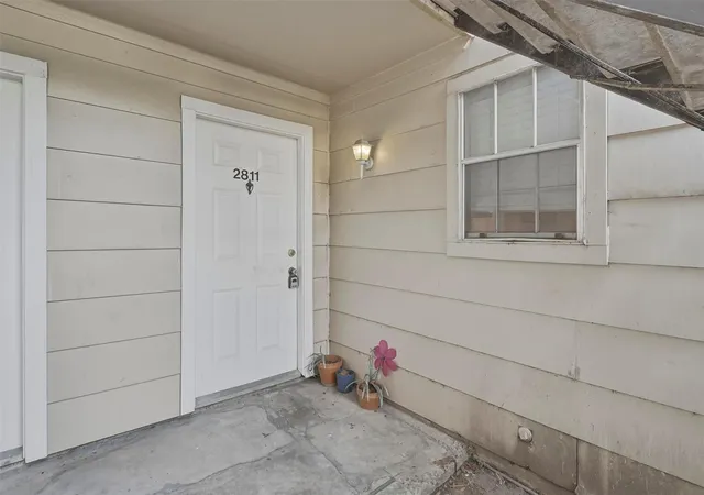 Photo 2 of Sale Pending at 2800 Jeanetta St #2811, Houston, TX 77063 | MLS# 79099903 | Listing updated on 2026-09-19