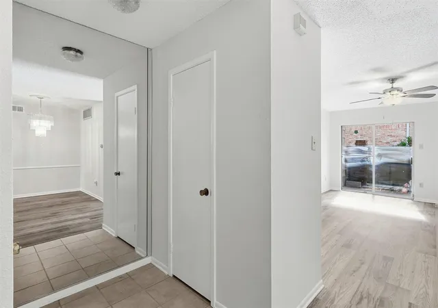 Photo 3 of Sale Pending at 2800 Jeanetta St #2811, Houston, TX 77063 | MLS# 79099903 | Listing updated on 2026-09-19
