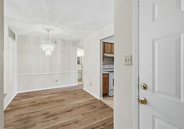 Photo 4 of Sale Pending at 2800 Jeanetta St #2811, Houston, TX 77063 | MLS# 79099903 | Listing updated on 2026-09-19