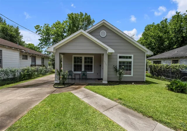 1st image of 6928 Canal St, Houston, TX 77011 | MLS# 59845681