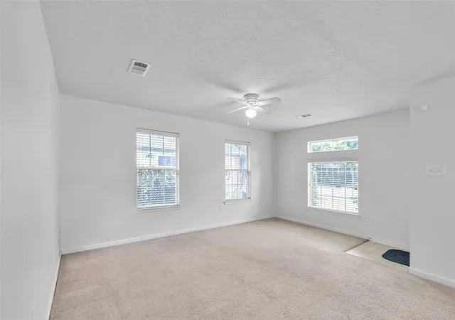 3rd image of 6928 Canal St, Houston, TX 77011 | MLS# 59845681