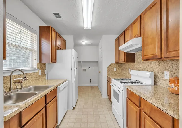 5th image of 6928 Canal St, Houston, TX 77011 | MLS# 59845681