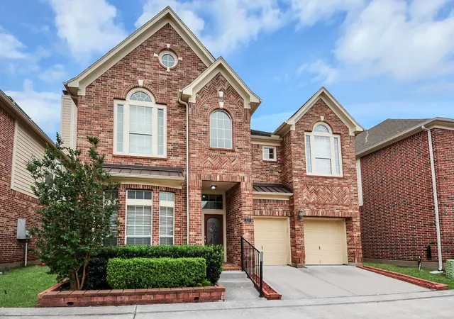 Photo 4 of Single family home for sale at 3531 Urban Woods Trl, Houston, TX 77008 | MLS# 84256536 | Listing updated on 2026-09-06
