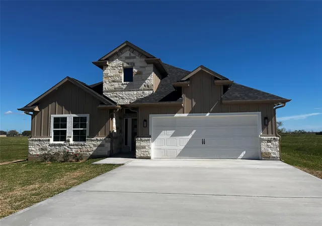 Photo 1 of Single family home for sale at 471 Buffalo Trl, Angleton, TX 77515 | MLS# 67276938 | Listing updated on 2026-09-15