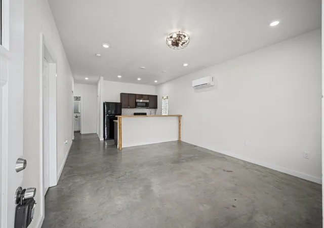 Photo 4 of Sale Pending at 1020 10Th St, Hempstead, TX 77445 | MLS# 71987336 | Listing updated on 2026-09-22