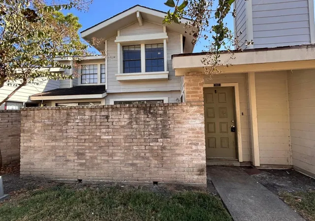 Townhouse for sale at 6245 Ludington Dr #23-923, Houston, TX 77035 | MLS# 10731785