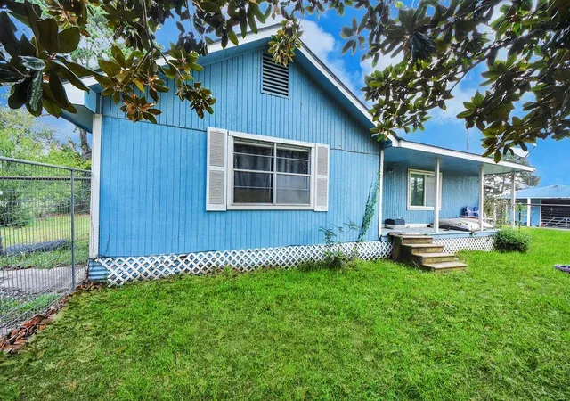 2nd image of 36576 Howell Rd, Hempstead, TX 77445 | MLS# 55114509