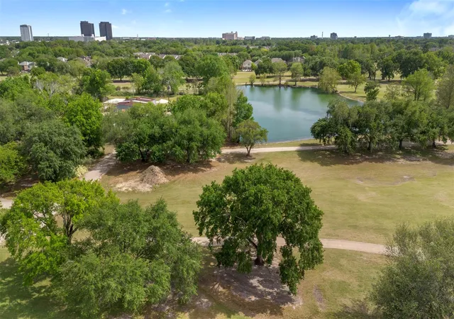 29th image of 8253 Sands Point Dr #165, Houston, TX 77036 | MLS# 82392642