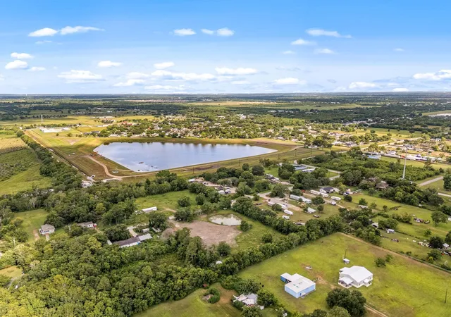 5th image of 19231 County Road 927A, Alvin, TX 77511 | MLS# 85947772