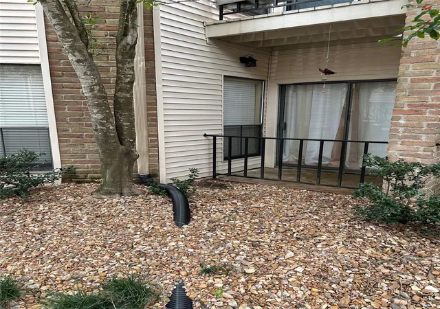 3rd image of 3745 Thistlemont Dr, Houston, TX 77042 | MLS# 92331491