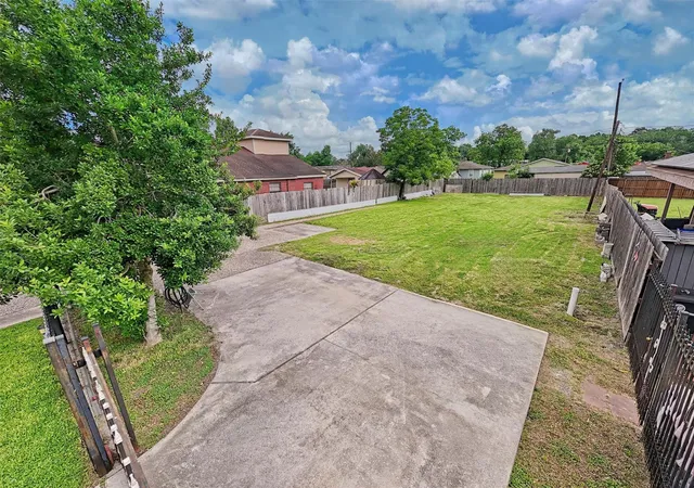 Photo 3 of Land for sale at 2819 Hitchcock St, Houston, TX 77093 | MLS# 73703388 | Listing updated on 2026-08-11