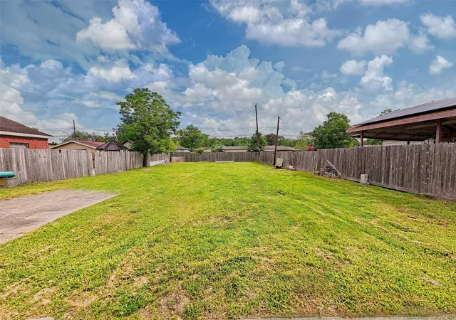 Photo 3 of Land for sale at 2819 Hitchcock St, Houston, TX 77093 | MLS# 73703388 | Listing updated on 2026-08-11