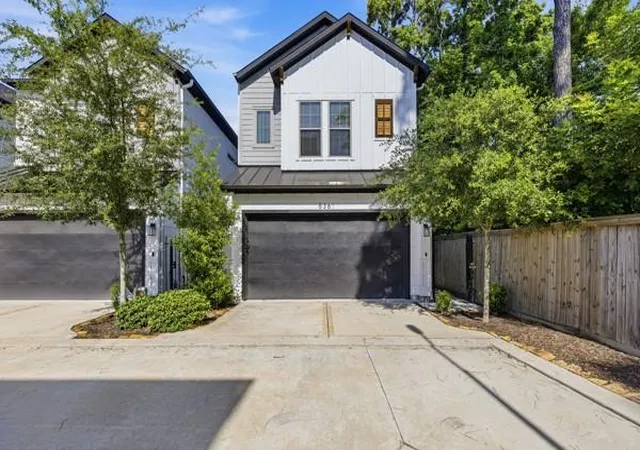 Photo 1 of Single family home for sale at 5361 Creekmont Oaks Ln, Houston, TX 77091 | MLS# 74204592 | Listing updated on 2026-09-16