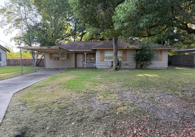 Photo 1 of Single family home for sale at 1810 11th St, Orange, TX 77630 | MLS# 5503400 | Listing updated on 2026-08-27