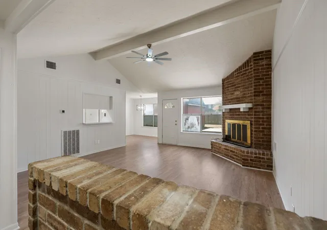 Photo 3 of Single family home for sale at 6615 Vera Jean Dr, Houston, TX 77088 | MLS# 14252449 | Listing updated on 2026-09-13