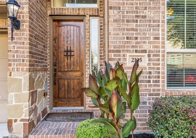 Photo 2 of Single family home for sale at 2105 Westbourne Park Dr, Houston, TX 77077 | MLS# 79087543 | Listing updated on 2026-09-03