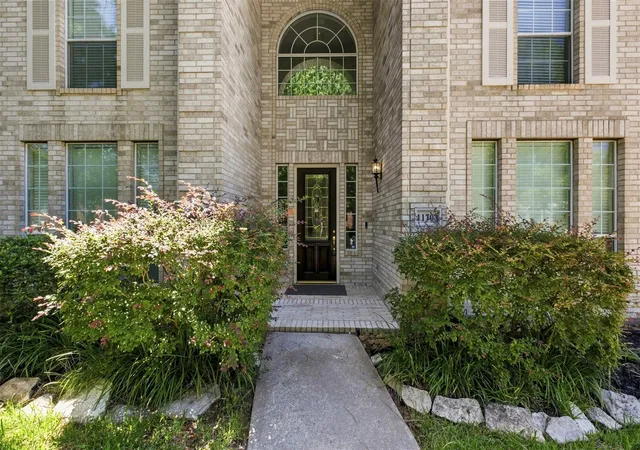 2nd image of 11703 Hillsgate Ct, Tomball, TX 77377 | MLS# 93112010