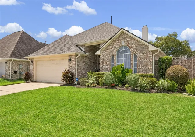 2nd image of 12418 Rutgers Park Ct, Houston, TX 77058 | MLS# 79184680