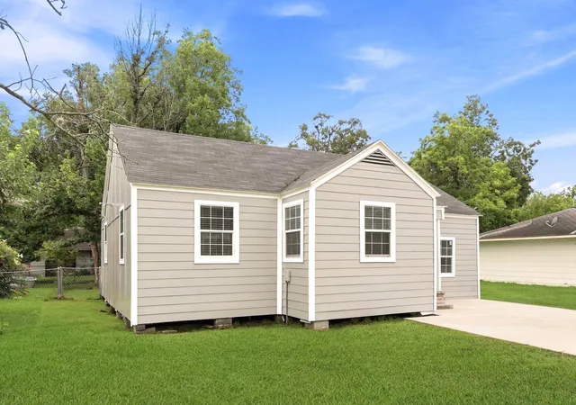 Photo 2 of Sale Pending at 509 Ward Rd, Baytown, TX 77520 | MLS# 91542758 | Listing updated on 2026-09-06