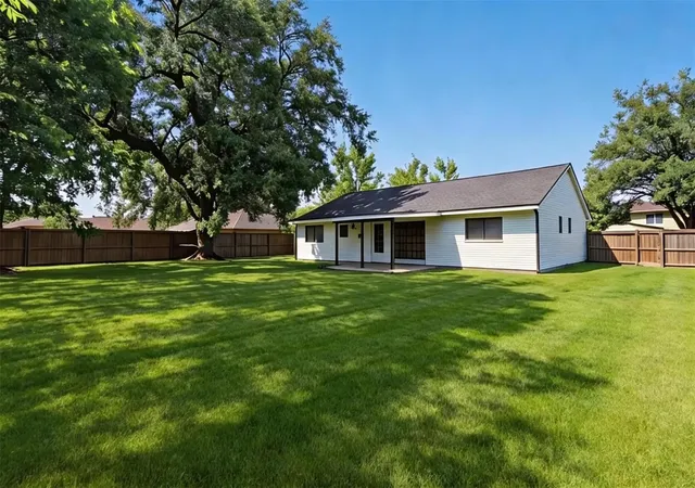 Homes for sale in Friendswood, TX | 802 Camelot Ln, Friendswood, TX 77546 | MLS# 93806526