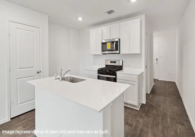 2nd image of 1229 Hickory Grove St, Brenham, TX 77833 | MLS# 26058693