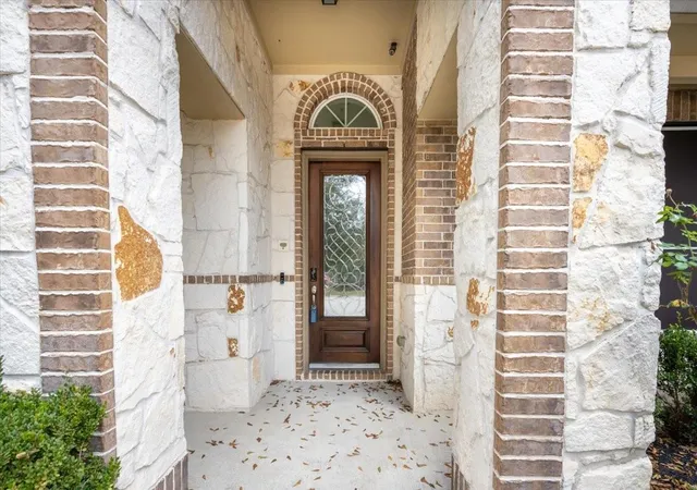 Photo 3 of Single family home for sale at 22002 Flashing Ridge Dr, Spring, TX 77389 | MLS# 93852179 | Listing updated on 2026-09-16