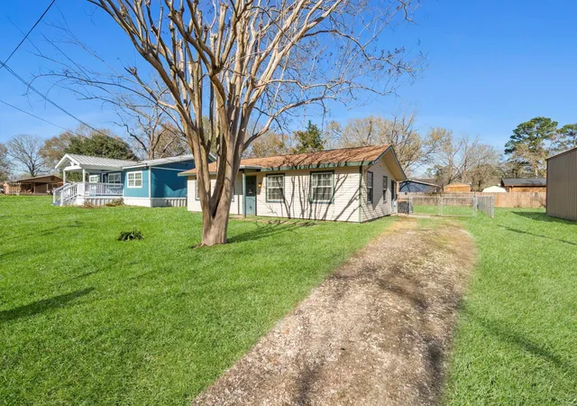 Photo 3 of Single family home for sale at 192 Miller Rd, Livingston, TX 77351 | MLS# 27845861 | Listing updated on 2026-09-10