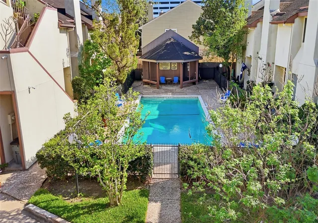 2nd image of 2409 Bering Dr, Houston, TX 77057