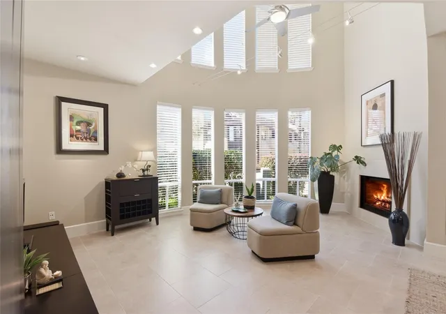 3rd image of 2409 Bering Dr #21, Houston, TX 77057 | MLS# 87574510