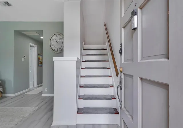 Photo 3 of Sale Pending at 2608 Bering Dr #2608, Houston, TX 77057 | MLS# 35546014 | Listing updated on 2026-09-07