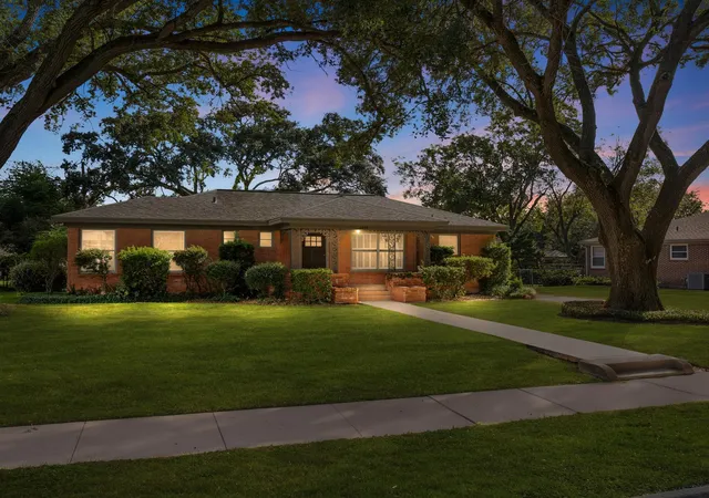 39th image of 2404 Marguerite St, Bay City, TX 77414 | MLS# 16816286