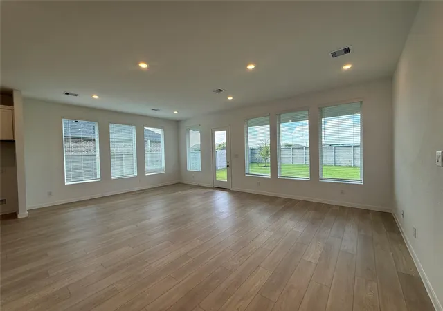 5th image of 7034 Salt Dome Dr, League City, TX 77546 | MLS# 34988516
