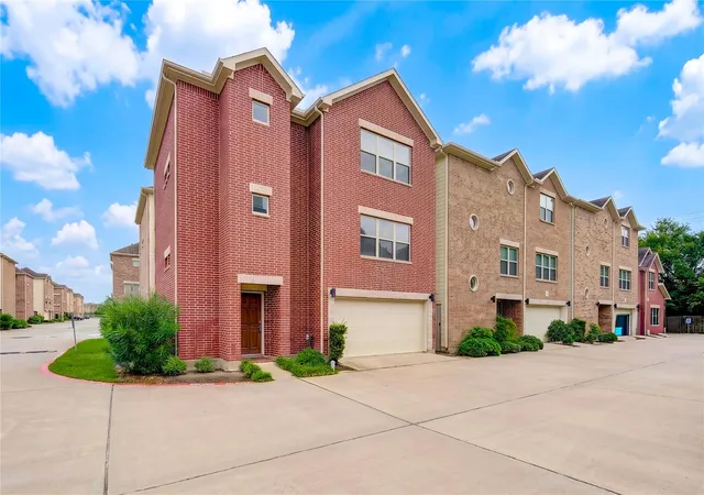 Photo 2 of Single family home for sale at 11603 Main Cedar Dr, Houston, TX 77025 | MLS# 7584933 | Listing updated on 2026-06-29