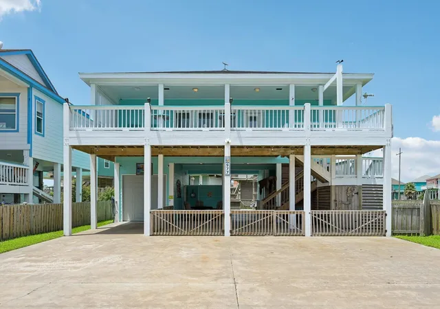 Homes for sale in Crystal Beach, TX | 977 Bahama Dr, Crystal Beach, TX 77650 | MLS# 55834644