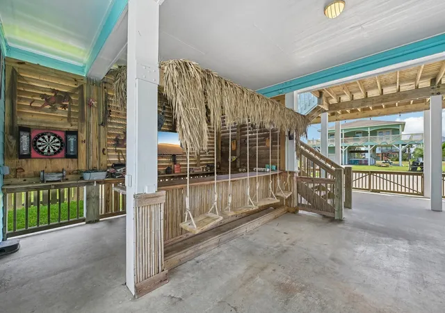Homes for sale in Crystal Beach, TX | 977 Bahama Dr, Crystal Beach, TX 77650 | MLS# 55834644