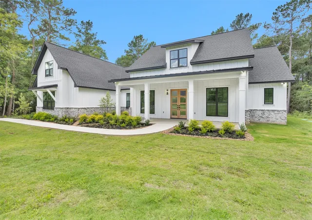 Photo 2 of Single family home for sale at 9384 Cedar Bnd, Plantersville, TX 77363 | MLS# 25993286 | Listing updated on 2026-08-26