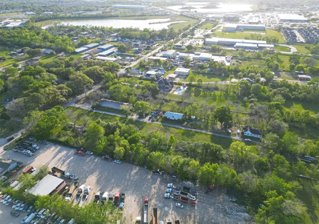 Photo 4 of Land for sale at 729 Crenshaw Rd, Pasadena, TX 77504 | MLS# 61820406 | Listing updated on 2026-04-08