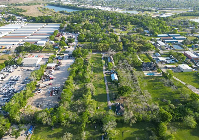 7th image of 729 Crenshaw Rd, Pasadena, TX 77504 | MLS# 61820406