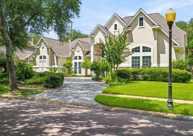 1st image of 1606 Clearwater Creek Dr, Sugar Land, TX 77478 | MLS# 7267327