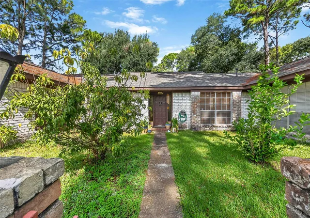 Photo 3 of Single family home for sale at 10110 Rolke Rd, Houston, TX 77099 | MLS# 61341627 | Listing updated on 2026-08-26