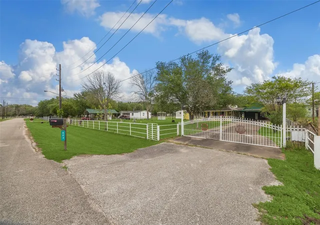 2nd image of 803 Hennesey Dr, Richmond, TX 77406 | MLS# 68723924